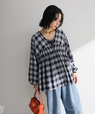 【しゃれシャツ】イージーケアVネックチェックブラウス