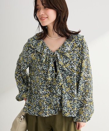 花柄フリルブラウス