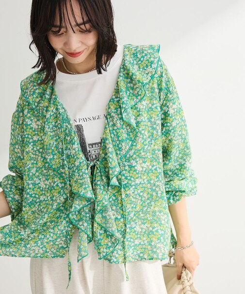 花柄フリルブラウス