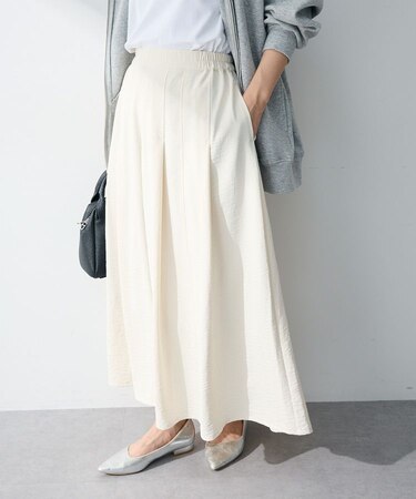 プリーツサテンフレアスカート