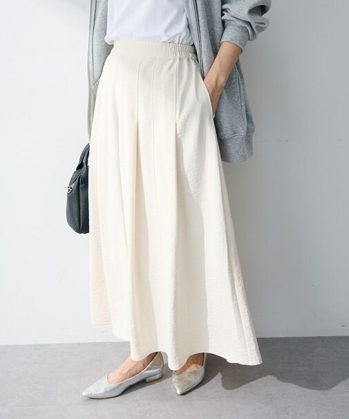 プリーツサテンフレアスカート