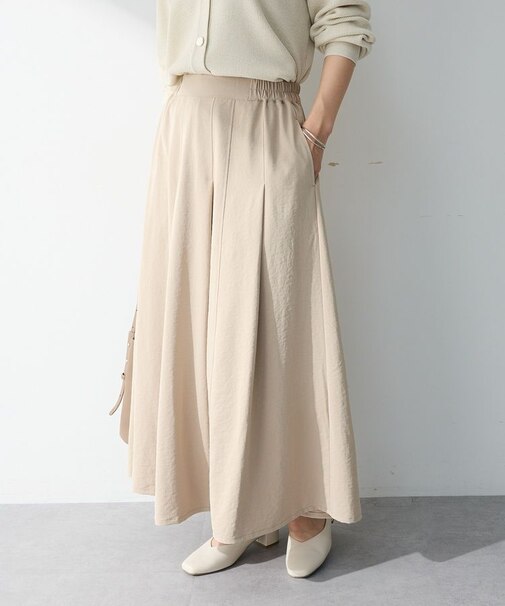 プリーツサテンフレアスカート