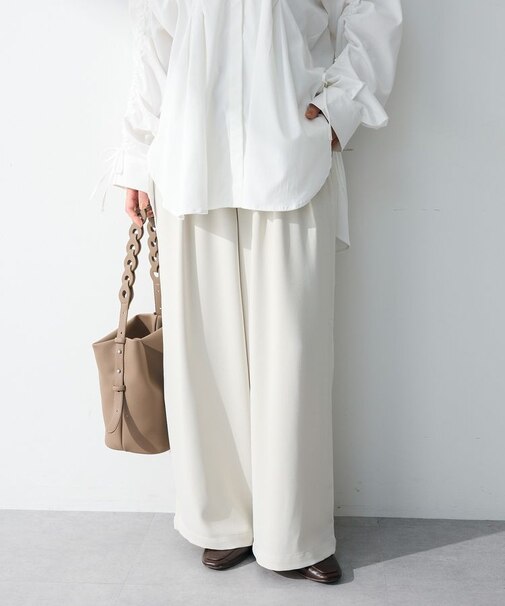 シーンレスワイドパンツ