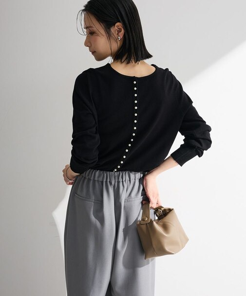 パール調ボタン付き2WAYニットプルオーバー