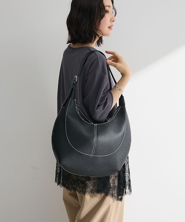 ワンハンドルハーフムーンショルダーバッグ