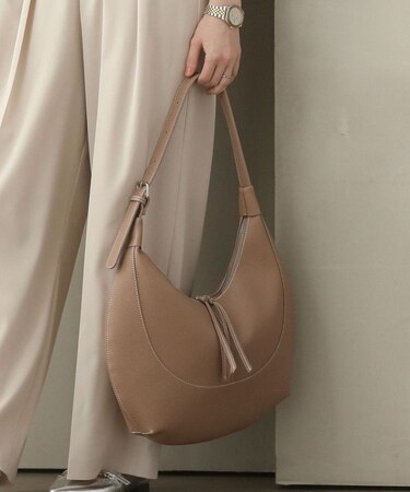 ワンハンドルハーフムーンショルダーバッグ