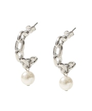 チェーン×パールピアス