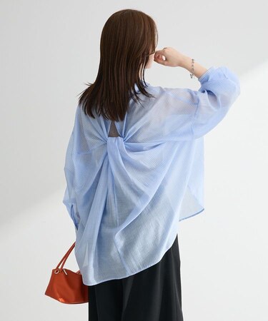 バックツイストシアーシャツ