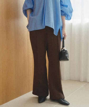 ピンタックフレアパンツ