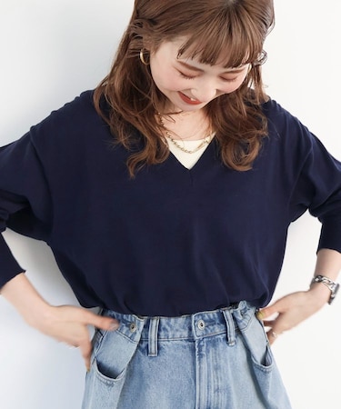 Vネックニットプルオーバー