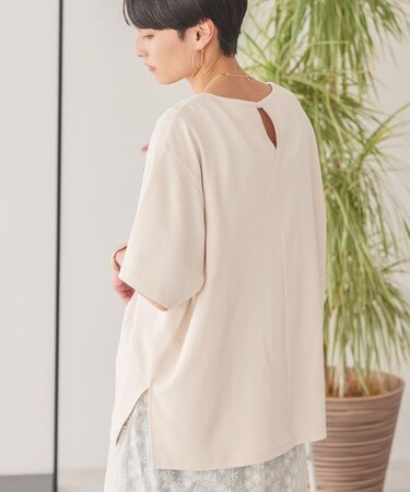 バックスリットTシャツ
