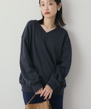 Vネックワンポイントロゴスウェットプルオーバー