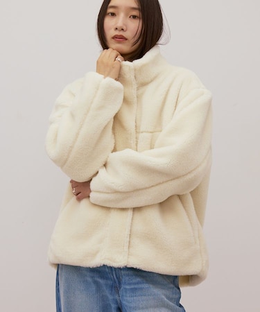 スタンドベア風ボアコート