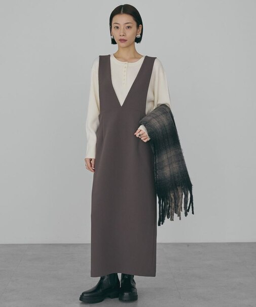 【WEB限定】イージーケアVネックワンピース