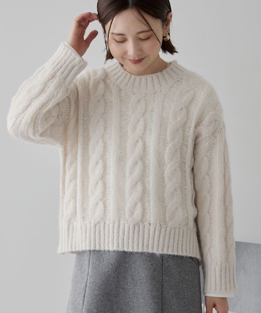 透かしケーブルニットプルオーバー