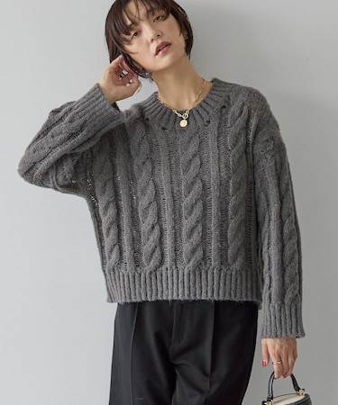 透かしケーブルニットプルオーバー