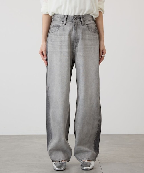 カーブデニムパンツ