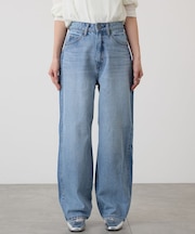 カーブデニムパンツ