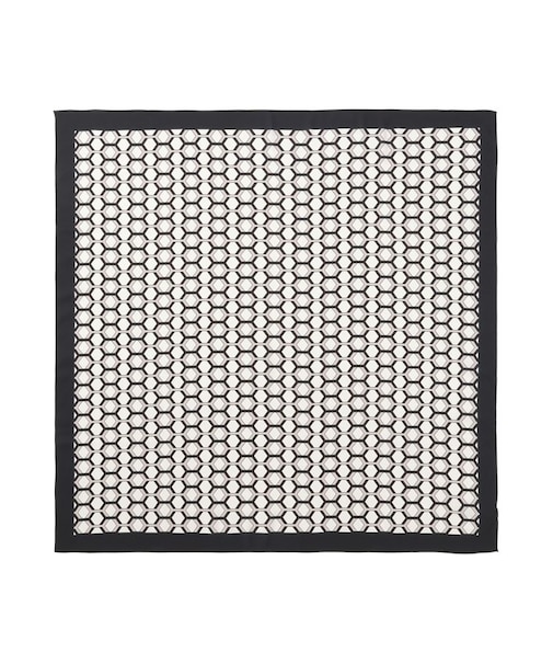 亀甲柄スカーフ