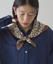 亀甲柄スカーフ