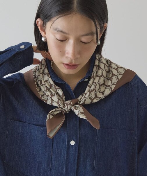 亀甲柄スカーフ