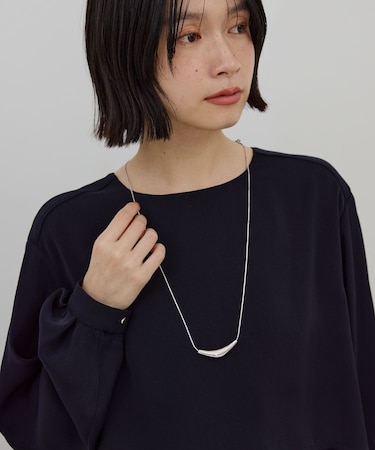 スマイリートップネックレス