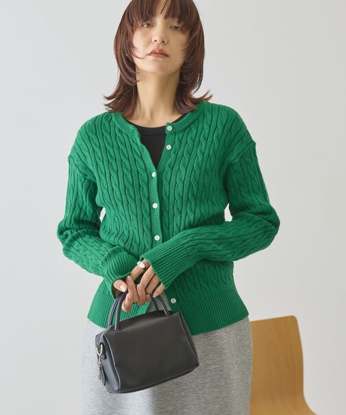 ケーブルニットカーディガン