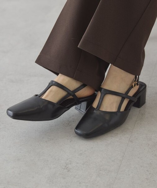 Tストラップスクエアパンプス