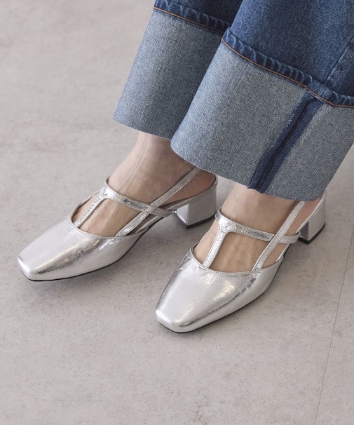 Tストラップスクエアパンプス