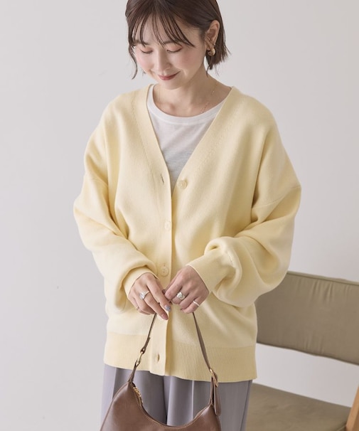 Vネックニットカーディガン