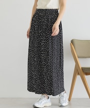 プリーツロングスカート