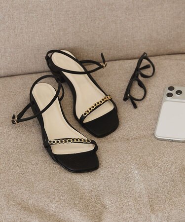 チェーンヌーディサンダル