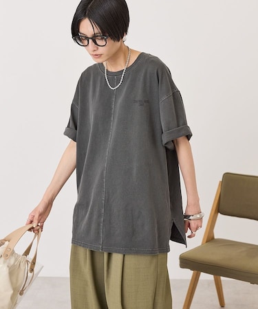 バックロゴルーズTシャツ