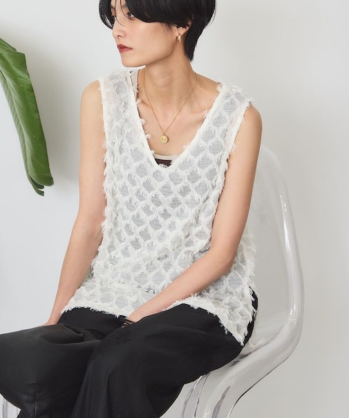 Vネックシャギーベスト