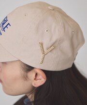 ビジューイニシャルブローチ