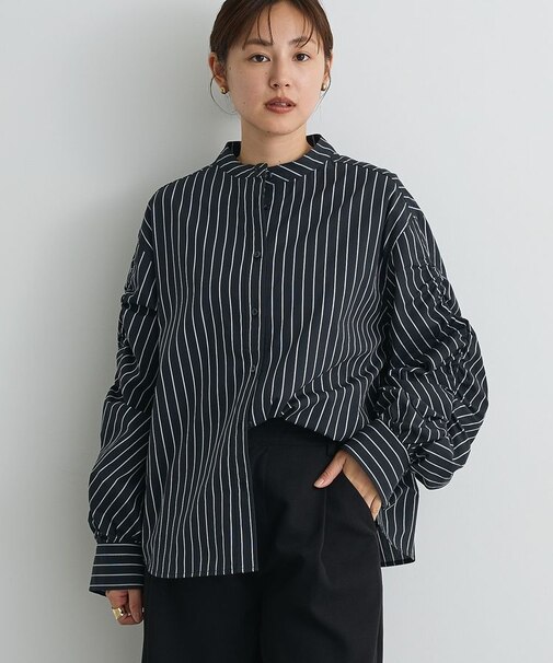 袖シャーリングバンドカラーシャツ