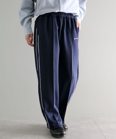 トラックパンツ