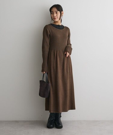 カットアウトニットワンピース
