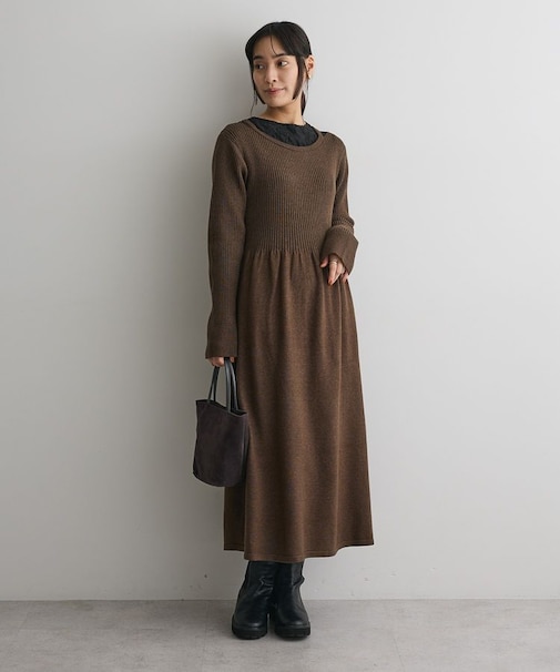 カットアウトニットワンピース