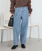 カーブデニムパンツ