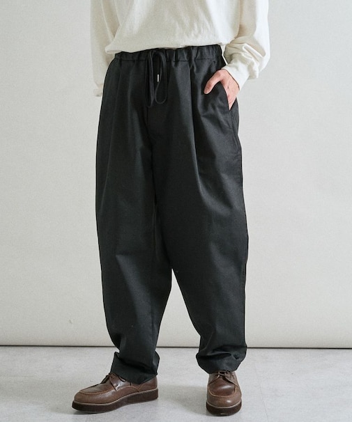 イージーワイドテーパードパンツ