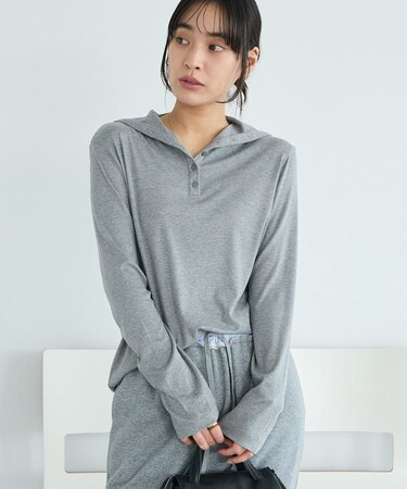 ハイネックハーフボタンプルオーバー