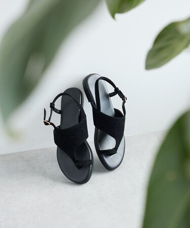 ストラップ付トングサンダル
