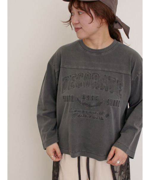 ピグメント加工ロゴ刺繍ロングTシャツ