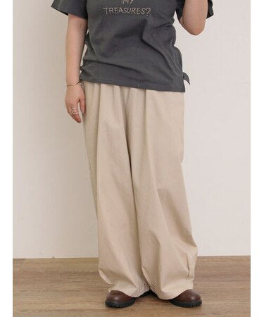 裾タックパンツ