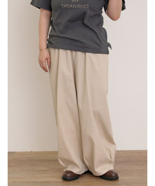 裾タックパンツ