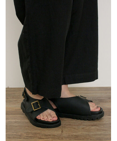 バックルベルトサンダル