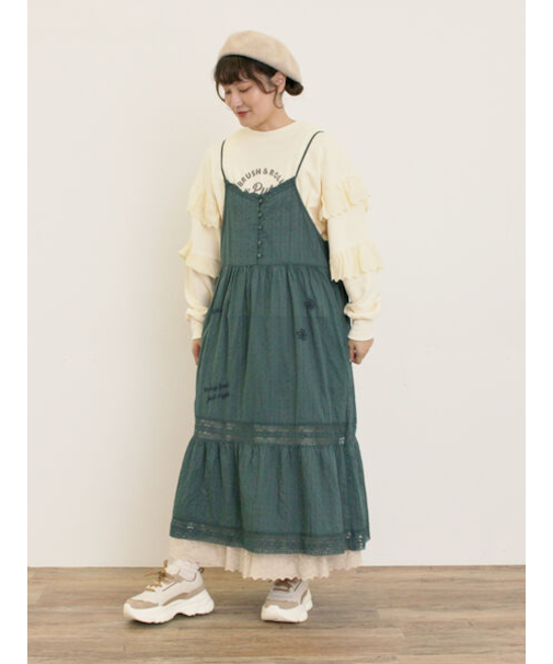 ランダム刺繍入りワンピース