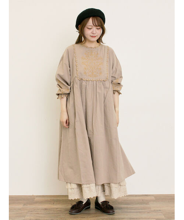 【S/Mサイズ】配色刺繍ワンピース