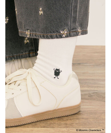 【MOOMIN×Samansa Mos2】スティンキー刺繍ソックス